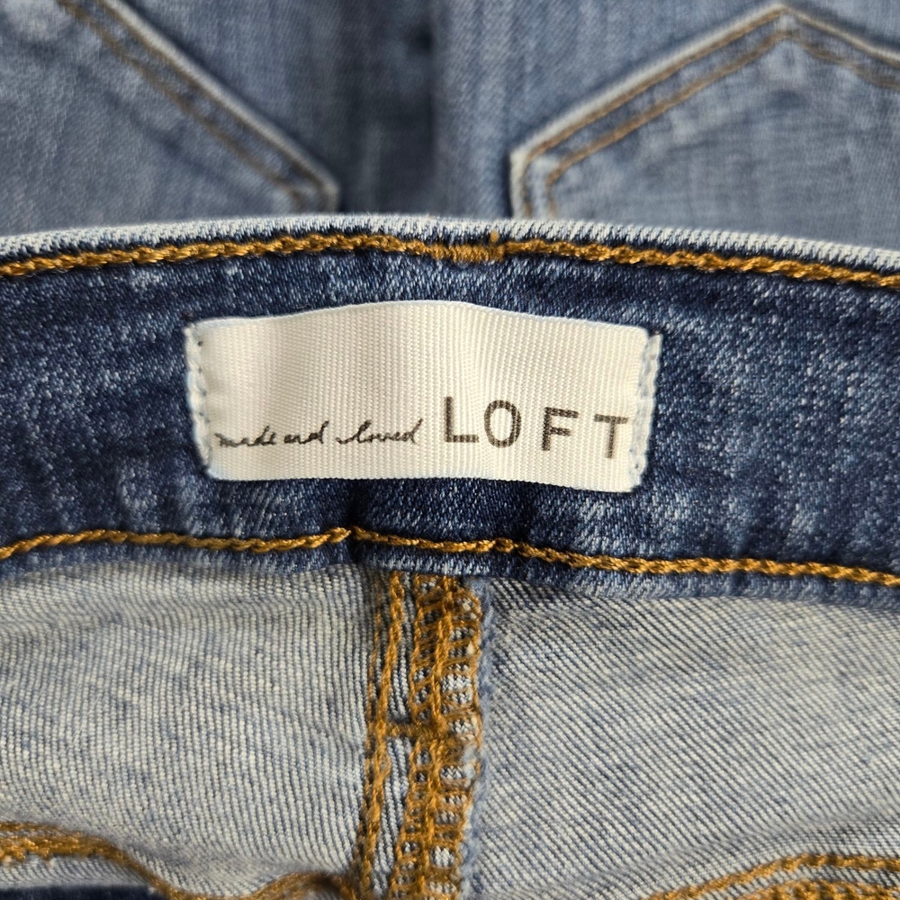 Classic Blue Distressed Women's Loft Jeans Sz2/26 - Picture 5 of 10